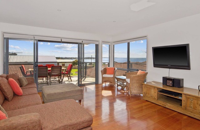3@35 Phillip Island Rd - Central location