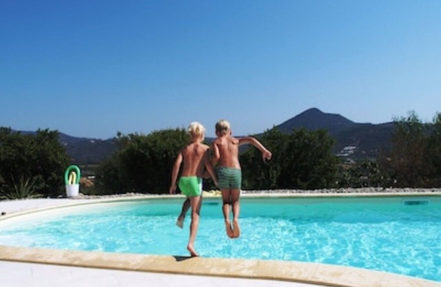 3 Beautiful hillside holiday rental with sea views and pool
