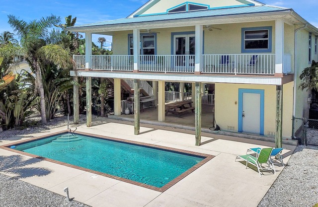 3 bed, 3 bath home, heated/cooled pool on quiet canal. Quick boat access to gulf