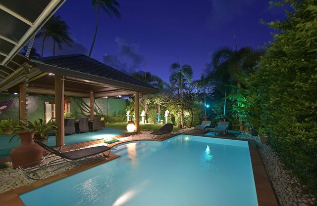 3 Bed Beachside Villa with Private Pool in Walled Garden 25 Mtres from Beach