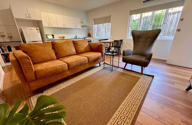 3 Bed Budget Brisbane Gem With Parking Near Gabba