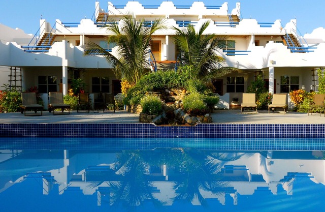 3 Bedroom with Roof Top Panoramic Ocean and Mountain Views