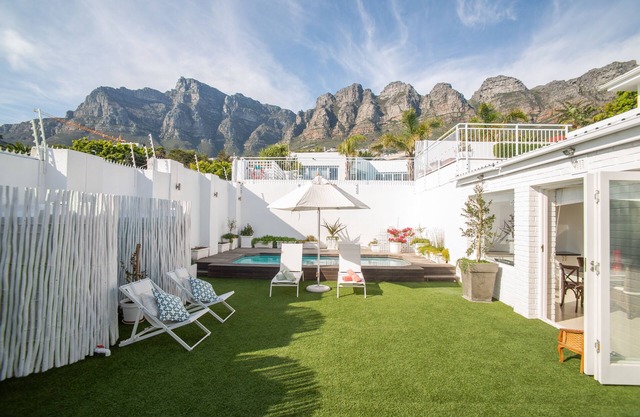 3 Bed Villa with pool, garden and panoramic views of Table Mountain and the sea.
