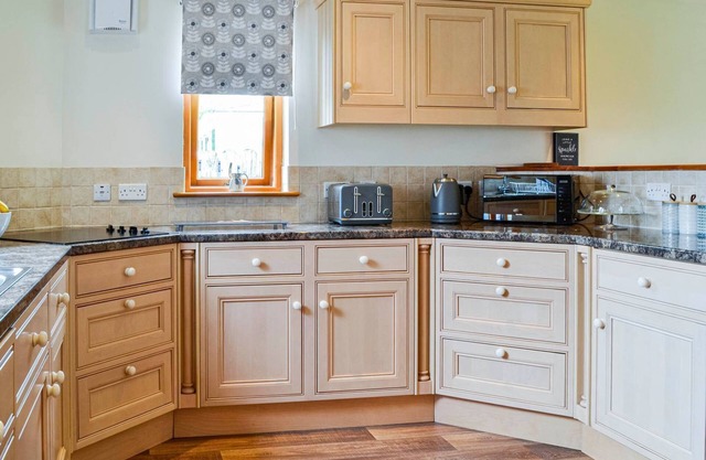 3 bedroom accommodation in St John’s Town of Dalry