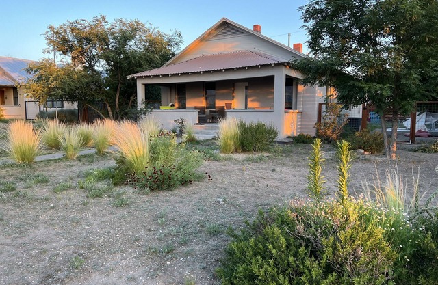 3 bedroom 1.5 Bath - 6 guest