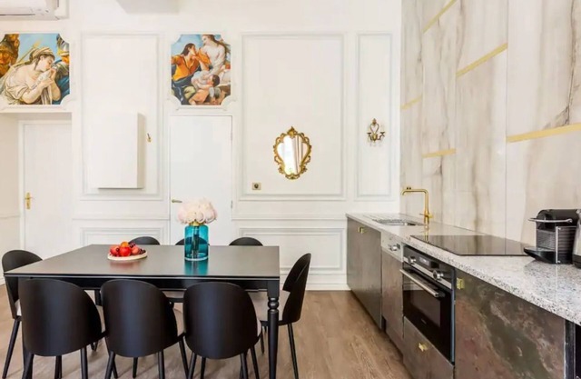 3 Bedroom/2 bath close to louvre