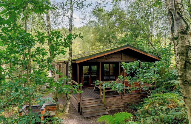 3 bedroom accommodation in Freehay, Cheadle