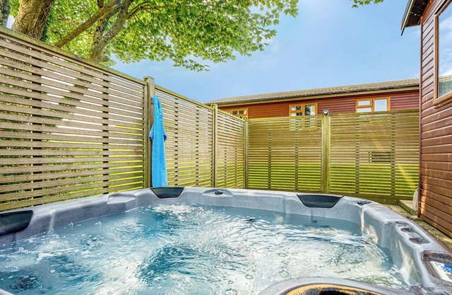 3 bedroom accommodation in Nr St Austell