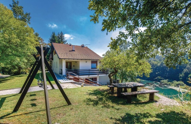 3 bedroom accommodation in Donji Zvecaj