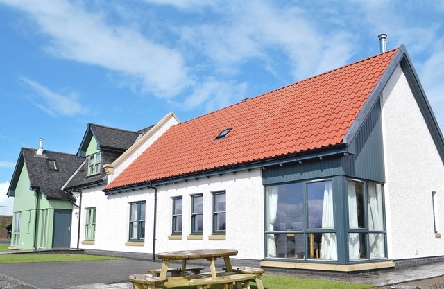 3 bedroom accommodation in Linlithgow, near Edinburgh
