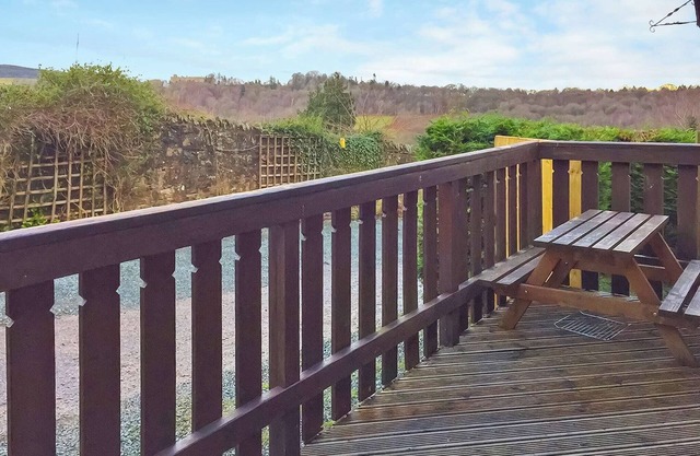 3 bedroom accommodation in Bron-y-Garth, Oswestry