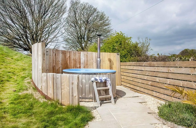 3 bedroom accommodation in Radstock