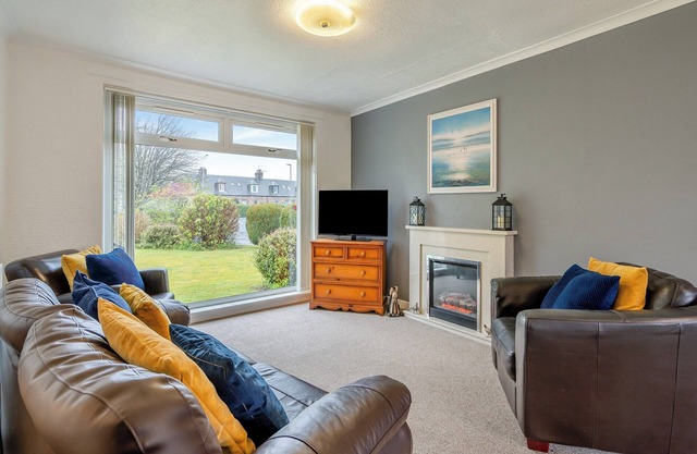 3 bedroom accommodation in Lamlash
