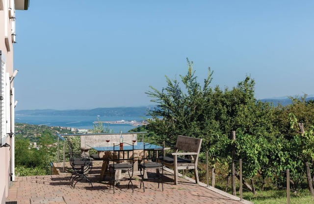 3 bedroom accommodation in Hrvatini
