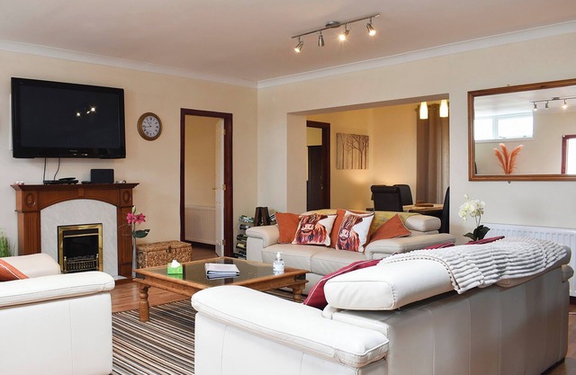 3 bedroom accommodation in Banff