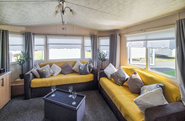 3 bedroom accommodation in Rhyl, near Towyn