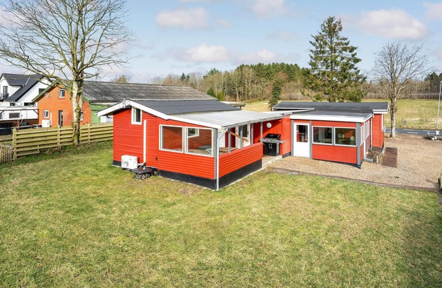 3 bedroom amazing home in Give