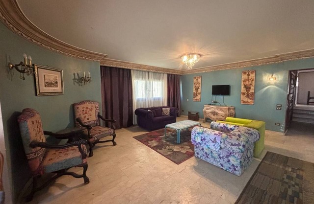 3-bedroom apartment in charming Cairo Governorate with WiFi, AC