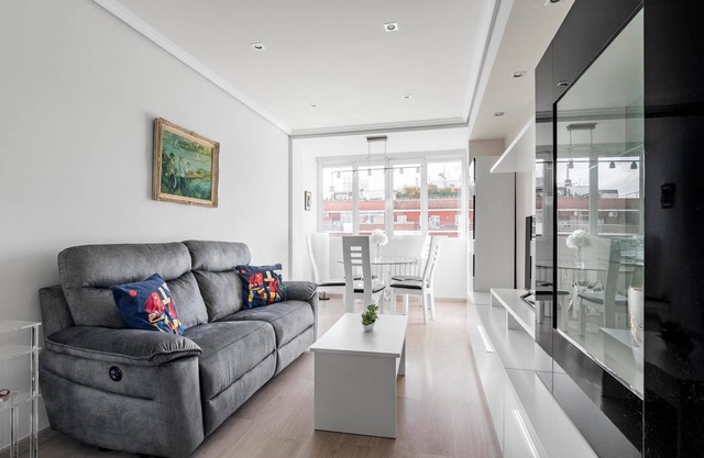 3-bedroom apartment in marvelous Madrid with AC, WiFi