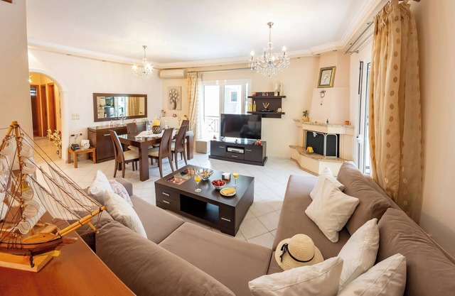 3 Bedroom Apartment in Rachi, Nydri