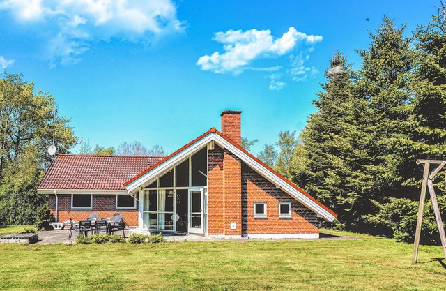 3 bedroom awesome home in Idestrup