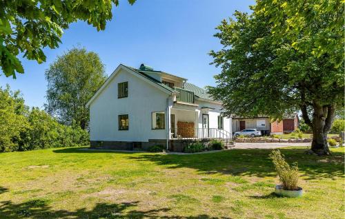 3 Bedroom Awesome Home In Lessebo