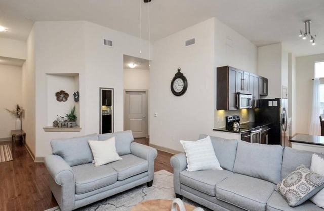 3 Bedroom Condo 92539 by Houzlet