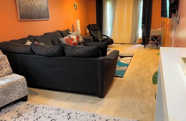 3 bedroom Condo on Lagrange