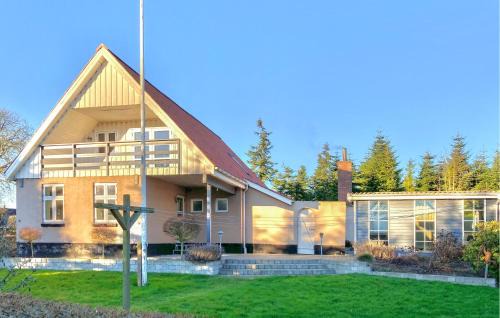 3 Bedroom Cozy Home In Havndal