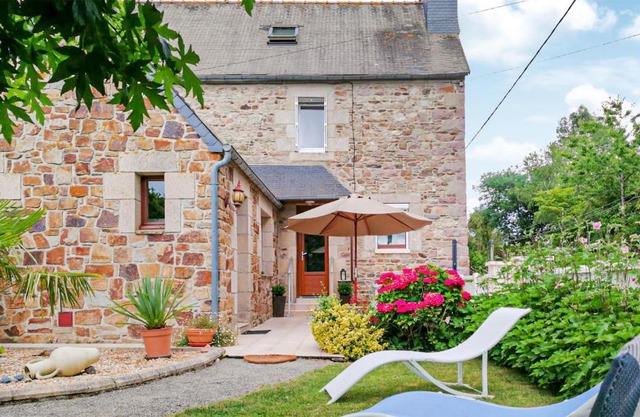 3 Bedroom Gorgeous Home In Le Faouët