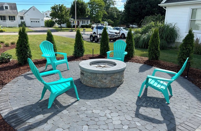 3 bedroom house 1.7 miles from the beautiful Westerly Beaches of Rhode Island