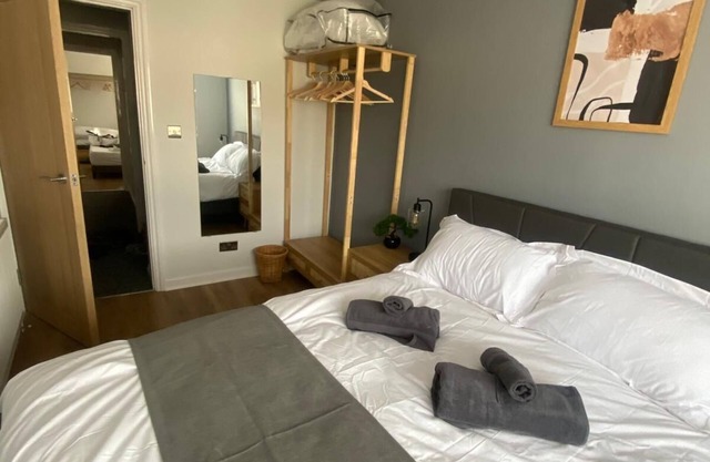 3 Bedroom house close to Cardiff city centre with plenty of space!