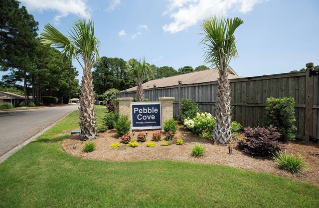 3-bedroom house in charming Wilmington near Mayfaire, Beach, UNCW, & Downtown
