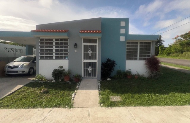 3-bedroom house in Coamo with AC on bedroom 1