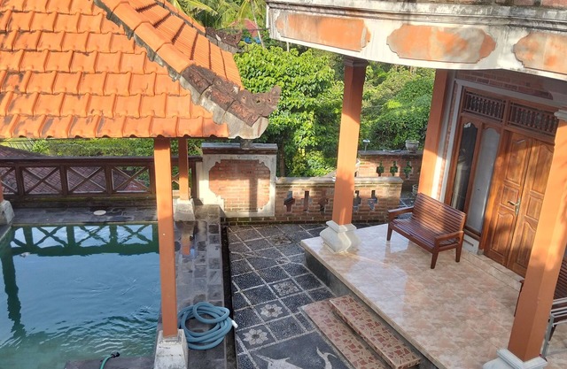 3-bedroom house in North Bali with AC, WiFi and pool and views. Enjoy your stay!