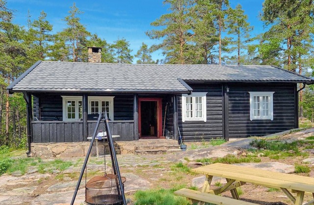 3 bedroom lake front home in Sperrebotn