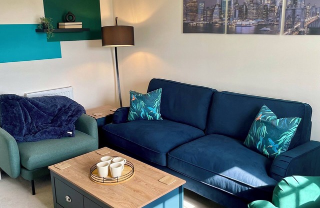 3-Bedroom Luxury Stay With FREE Parking