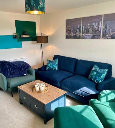 3-Bedroom Luxury Stay With FREE Parking