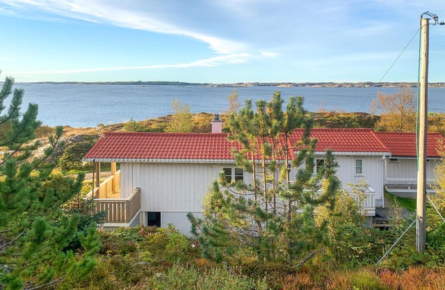 3 bedroom nice home in Kvenvær