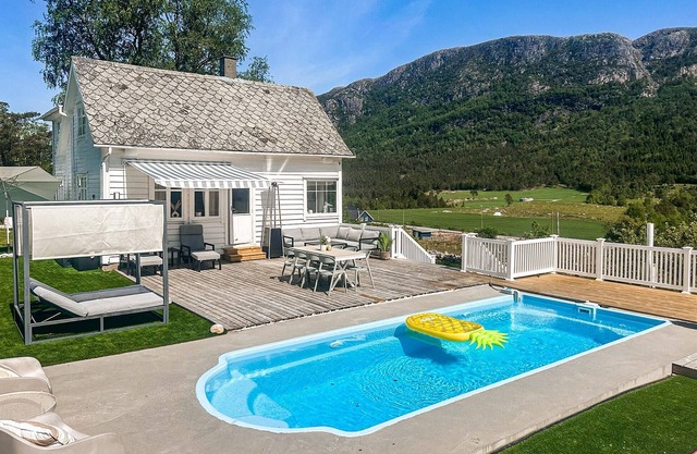 3 bedroom stunning home in Vikebygd