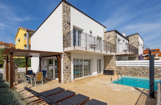 3 bedroom stunning home in Kornic