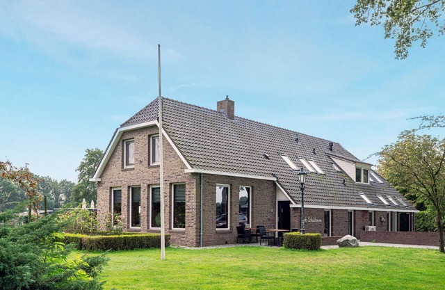3 bedroom stunning home in Fluitenberg