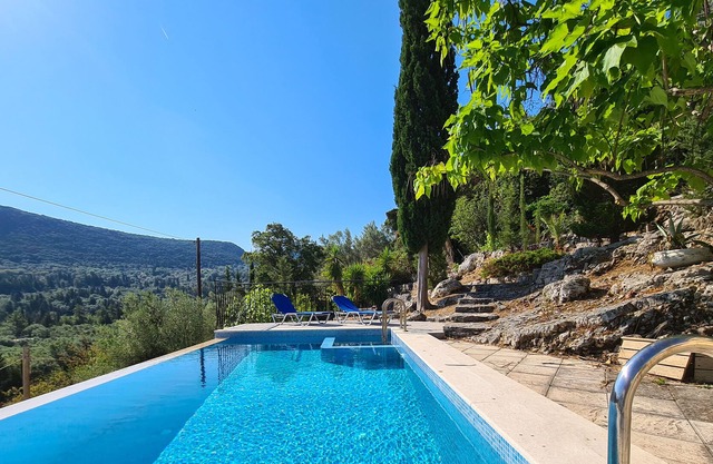 3 BEDROOM VILLA VICTORIA WITH PRIVATE POOL IN KATOCHORI