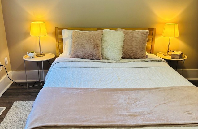 3 BedroomHIDDEN GEM , WALKING DISTANCE TO FALLS