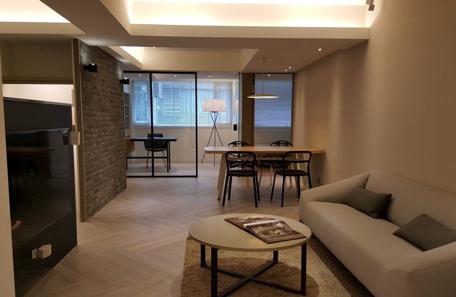 3 Bedrooms+1 Study +3 Bathrooms (Near Taipei 101 & MRT) Home Isolation is OK