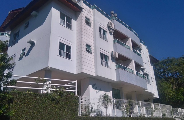 3 BEDROOMS, INCREDIBLE VIEW OF CONCEICAO'S POND