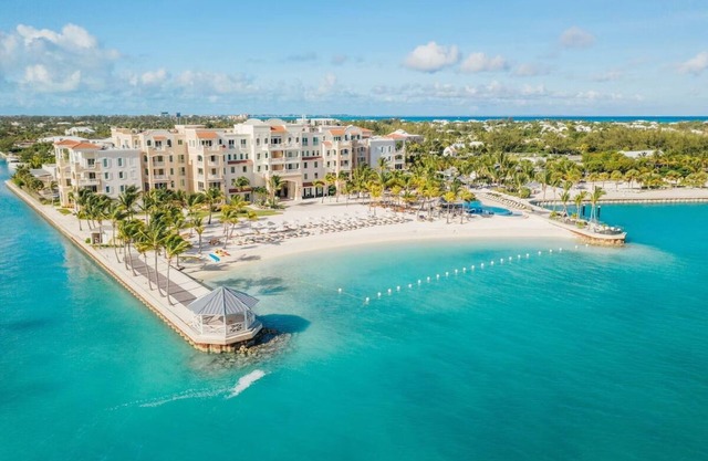 3 BR Oceanfront, All-Inclusive Suite at Blue Haven Resort