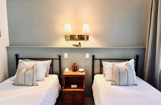 #3 ✦Close to Hiking in ONP | Room w/2 Twin Beds✦