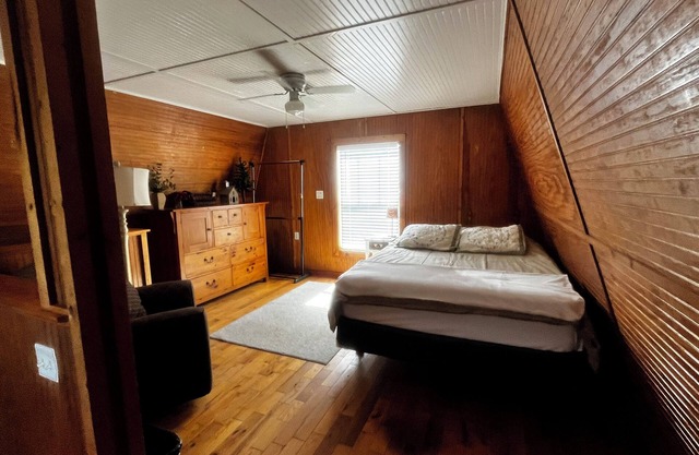 3 Cozy cabin charming Westminster