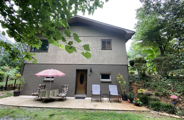 3 Dog Night (Vacation Rental) Private. 7 min to T.I.E.C